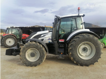 Traktor VALTRA T234