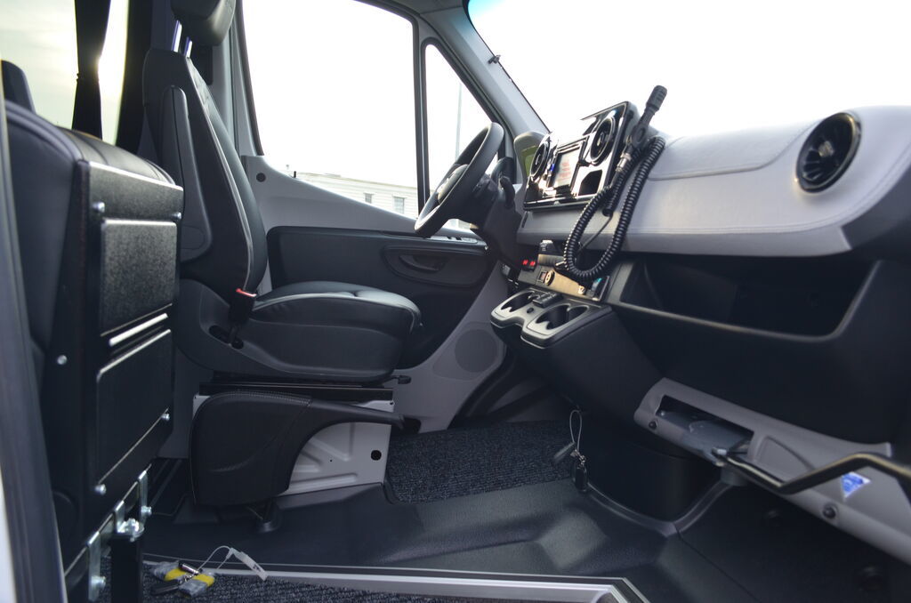 Minibus, Furgon pasagjerësh i ri MERCEDES-BENZ Sprinter 519 4x4 high and low drive: foto 6