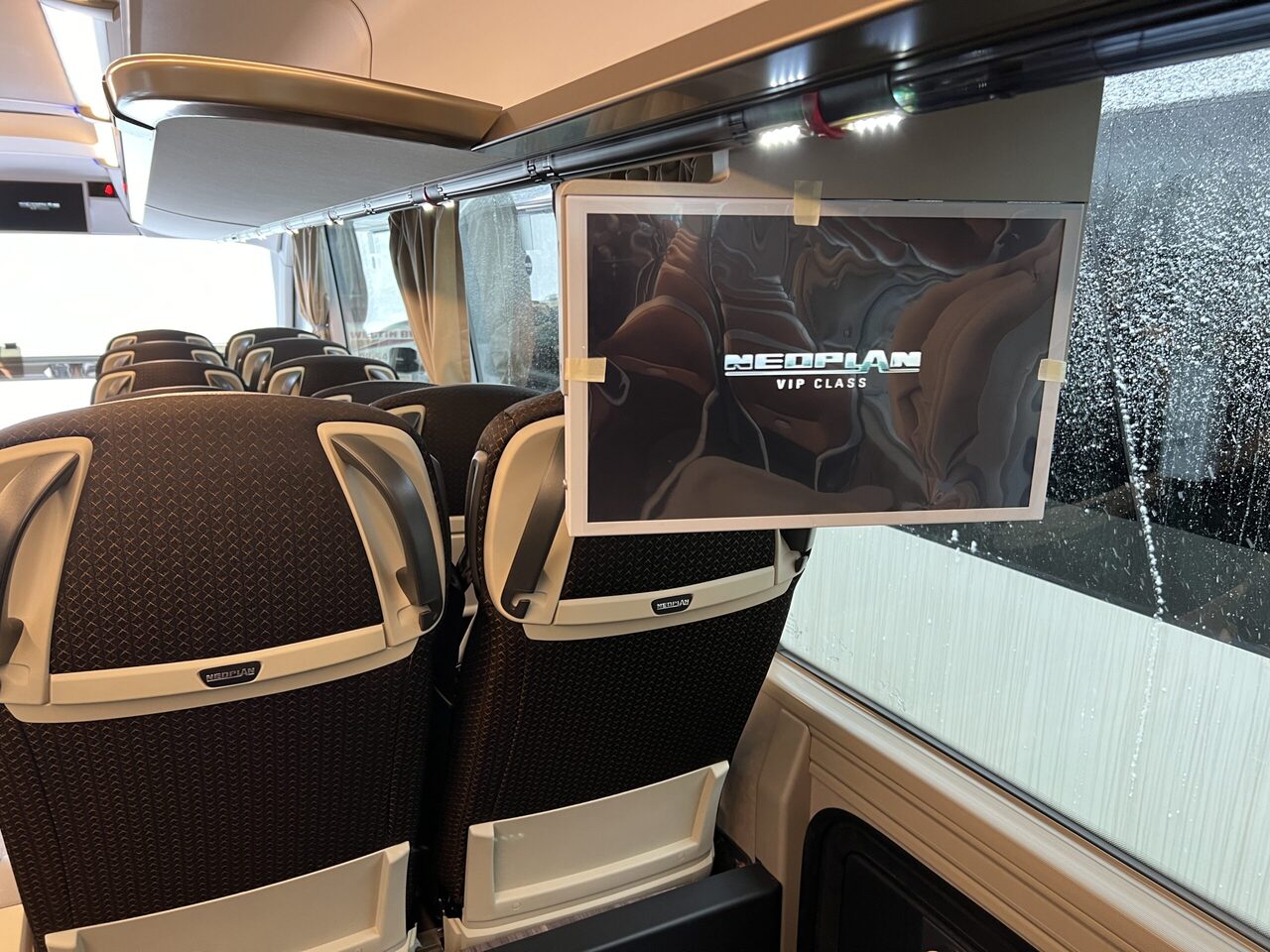 Autobus urban Neoplan Cityliner P15 Euro 6E V.I.P Exclusive Class (svart / brons färgad skinnklädsel): foto 22
