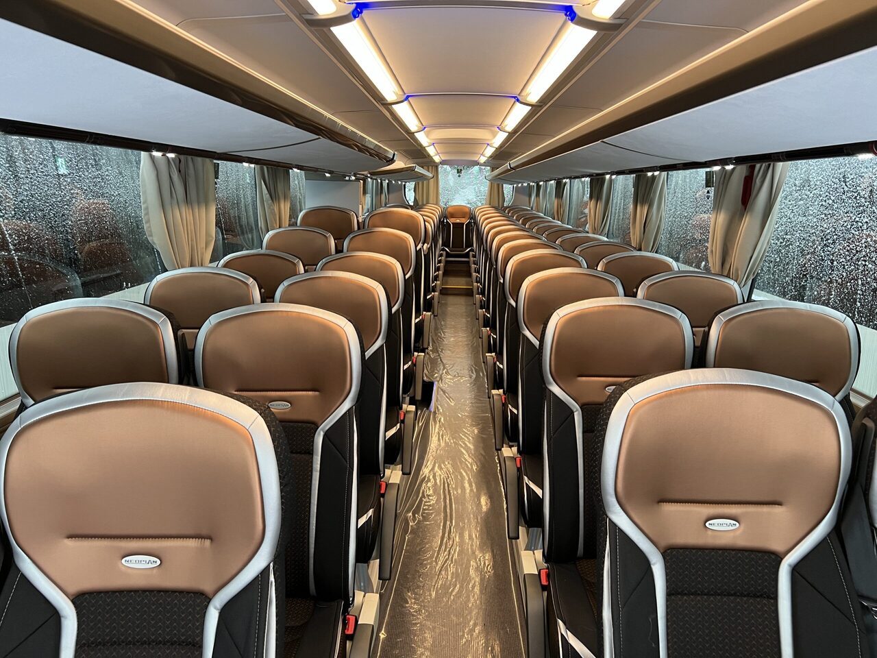 Autobus urban Neoplan Cityliner P15 Euro 6E V.I.P Exclusive Class (svart / brons färgad skinnklädsel): foto 21
