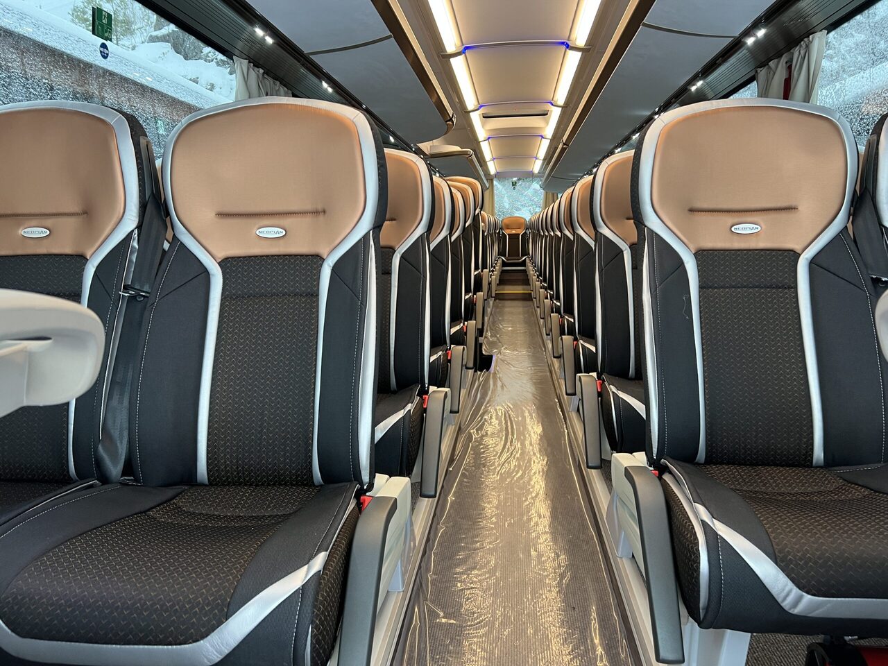 Autobus urban Neoplan Cityliner P15 Euro 6E V.I.P Exclusive Class (svart / brons färgad skinnklädsel): foto 19