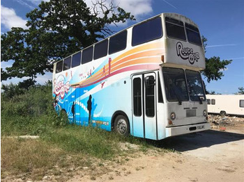 Autobus me kabinë të dyfishtë
