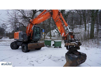 Ekskavator me goma HITACHI