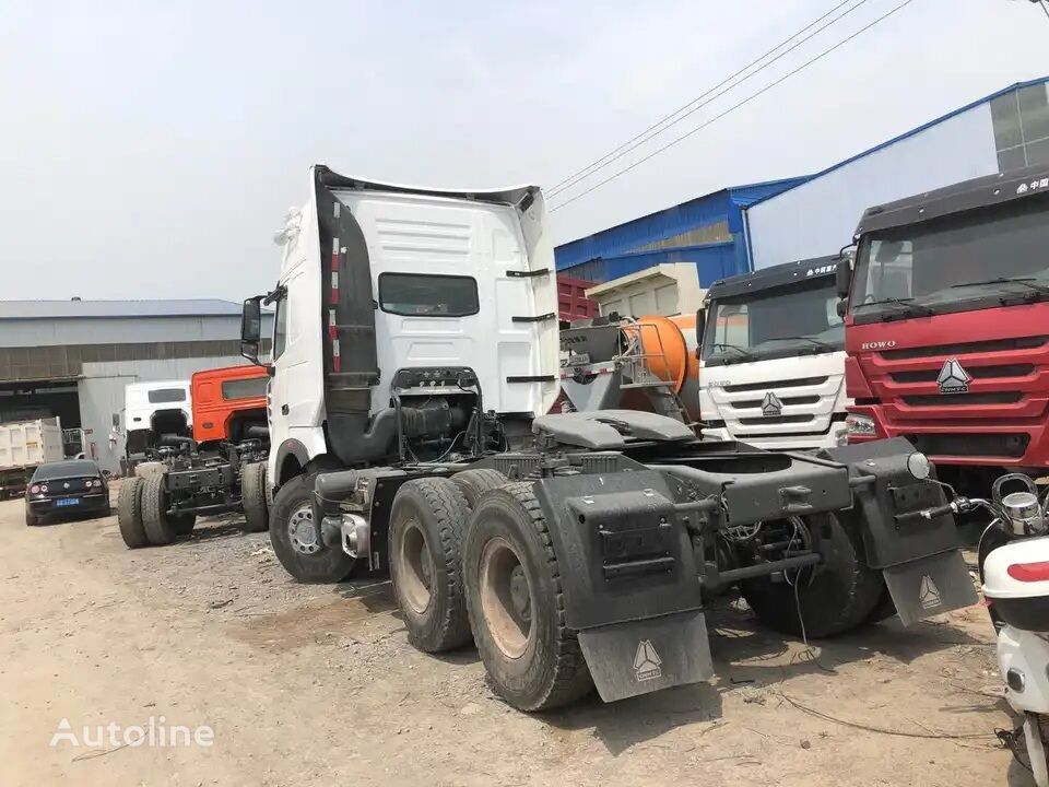 Gjysmë-kamion HOWO A7 tractor unit Sinotruck 6x4 drive 10 wheels: foto 4
