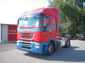 IVECO  - Gjysmë-kamion