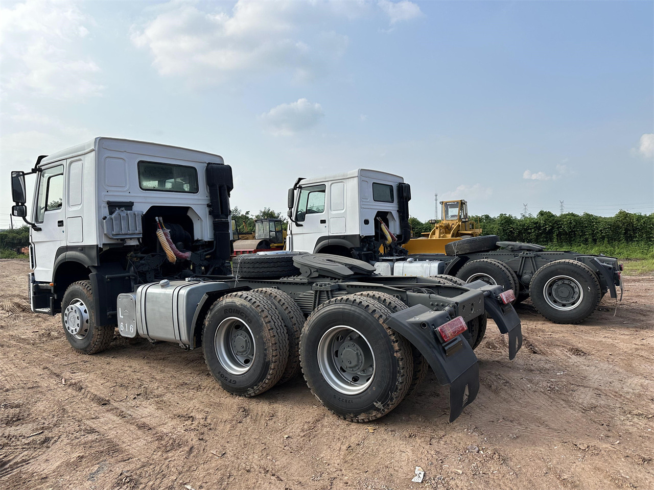 Gjysmë-kamion SINOTRUK Howo 371 tractor unit: foto 4