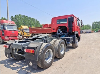 Gjysmë-kamion SINOTRUK Howo tractor unit 420: foto 1
