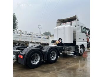 Gjysmë-kamion SINOTRUK Sitrak 6x4 drive 10 wheels truck head LNG powered: foto 3