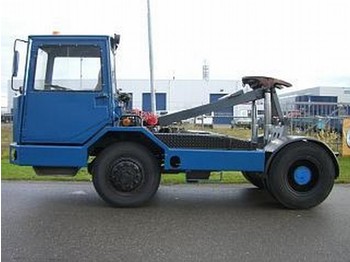 Sisu 4x4 terminal tractor zugmachine - Gjysmë-kamion