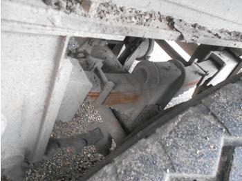 Gjysmë rimorkio vetëshkarkuese Benalu: foto 4