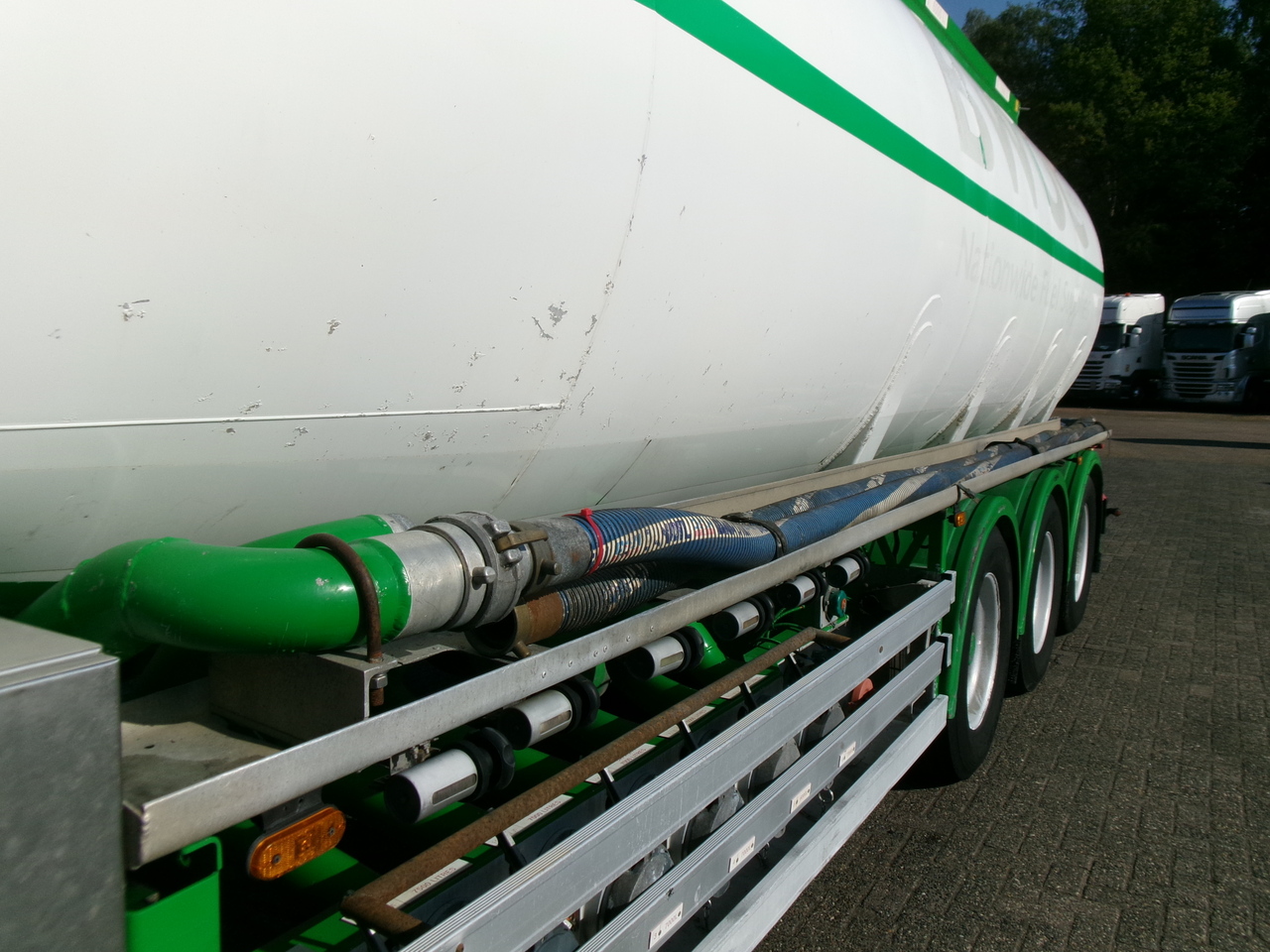 Gjysmë rimorkio me bot për transportimin e karburantit Feldbinder Fuel tank alu 42 m3 / / 6 comp + pump: foto 7