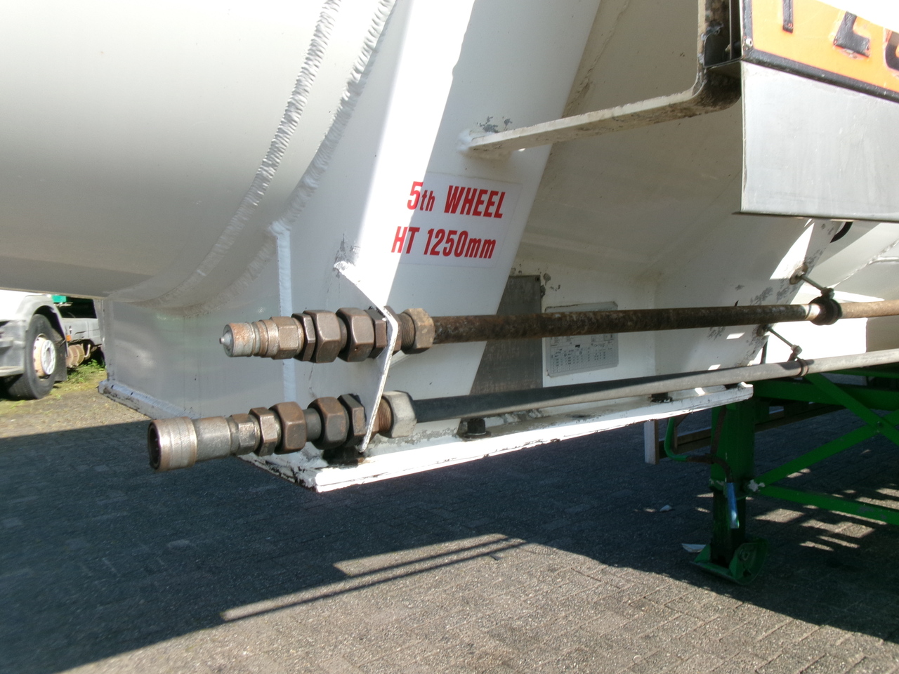 Gjysmë rimorkio me bot për transportimin e karburantit Feldbinder Fuel tank alu 42 m3 / / 6 comp + pump: foto 14