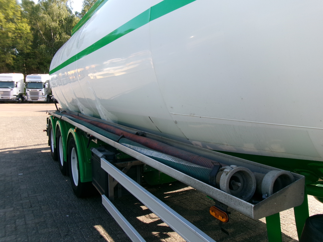 Gjysmë rimorkio me bot për transportimin e karburantit Feldbinder Fuel tank alu 42 m3 / / 6 comp + pump: foto 6
