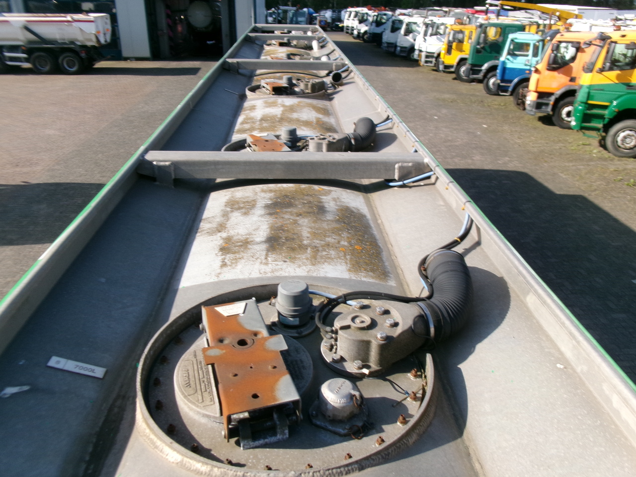 Gjysmë rimorkio me bot për transportimin e karburantit Feldbinder Fuel tank alu 42 m3 / / 6 comp + pump: foto 25