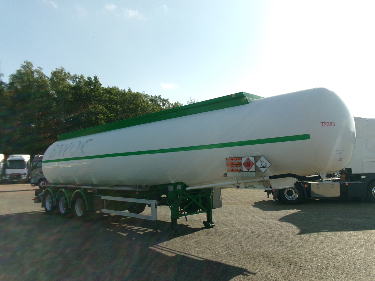 Gjysmë rimorkio me bot për transportimin e karburantit Feldbinder Fuel tank alu 42 m3 / / 6 comp + pump: foto 2