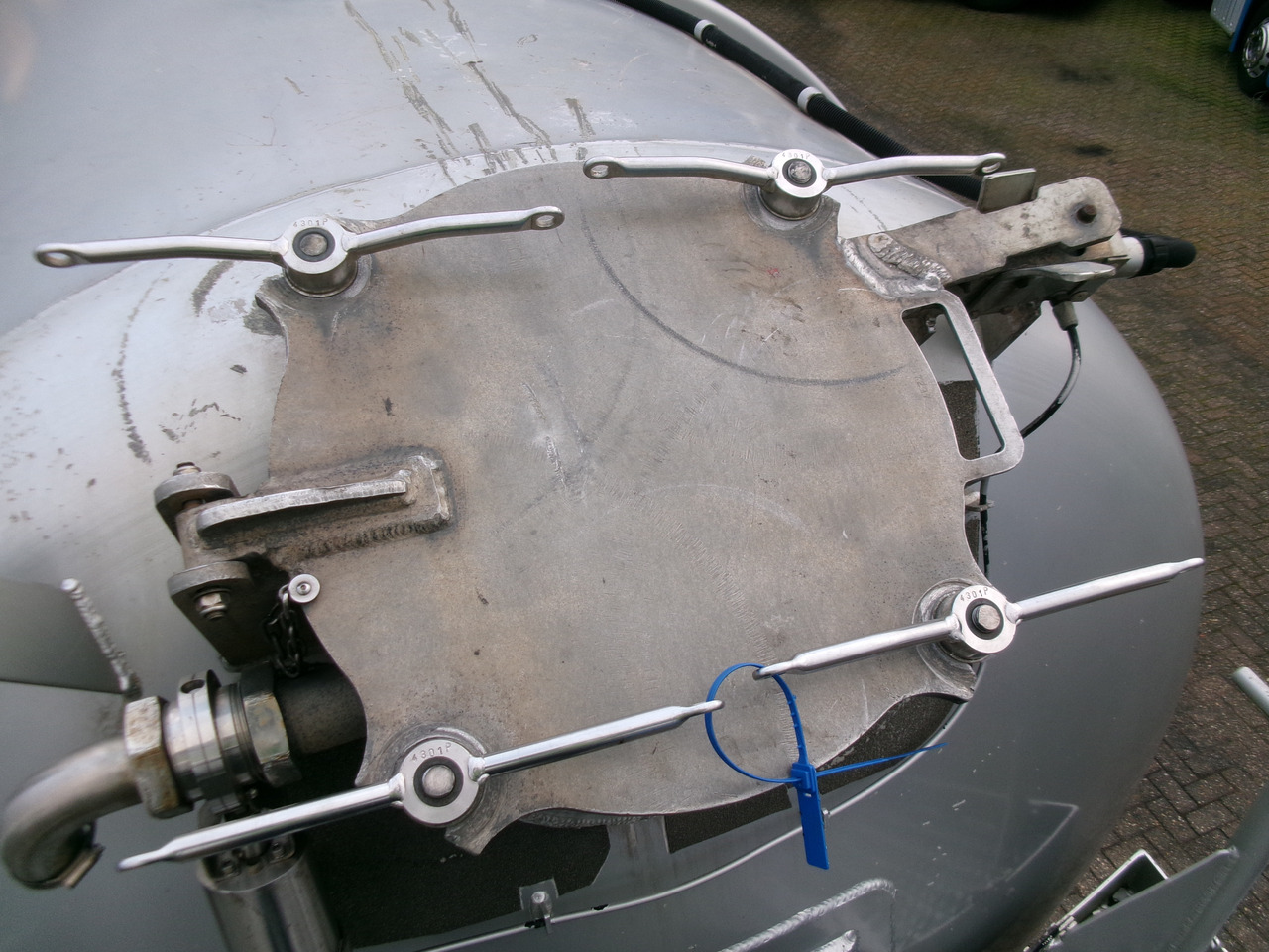 Gjysmë rimorkio me bot për transportimin e miellit Feldbinder Powder tank alu 38 m3 (tipping): foto 15