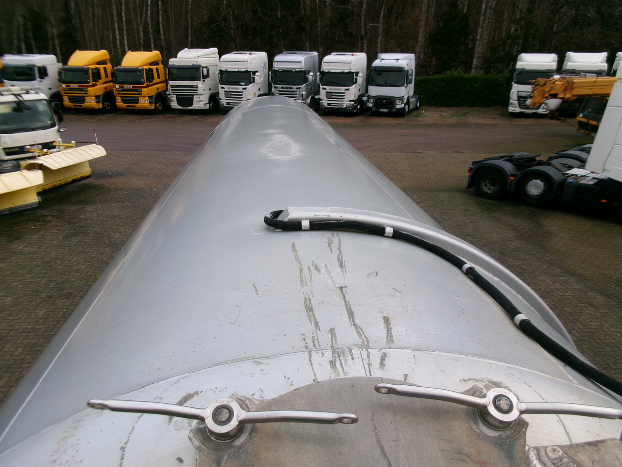 Gjysmë rimorkio me bot për transportimin e miellit Feldbinder Powder tank alu 38 m3 (tipping): foto 16