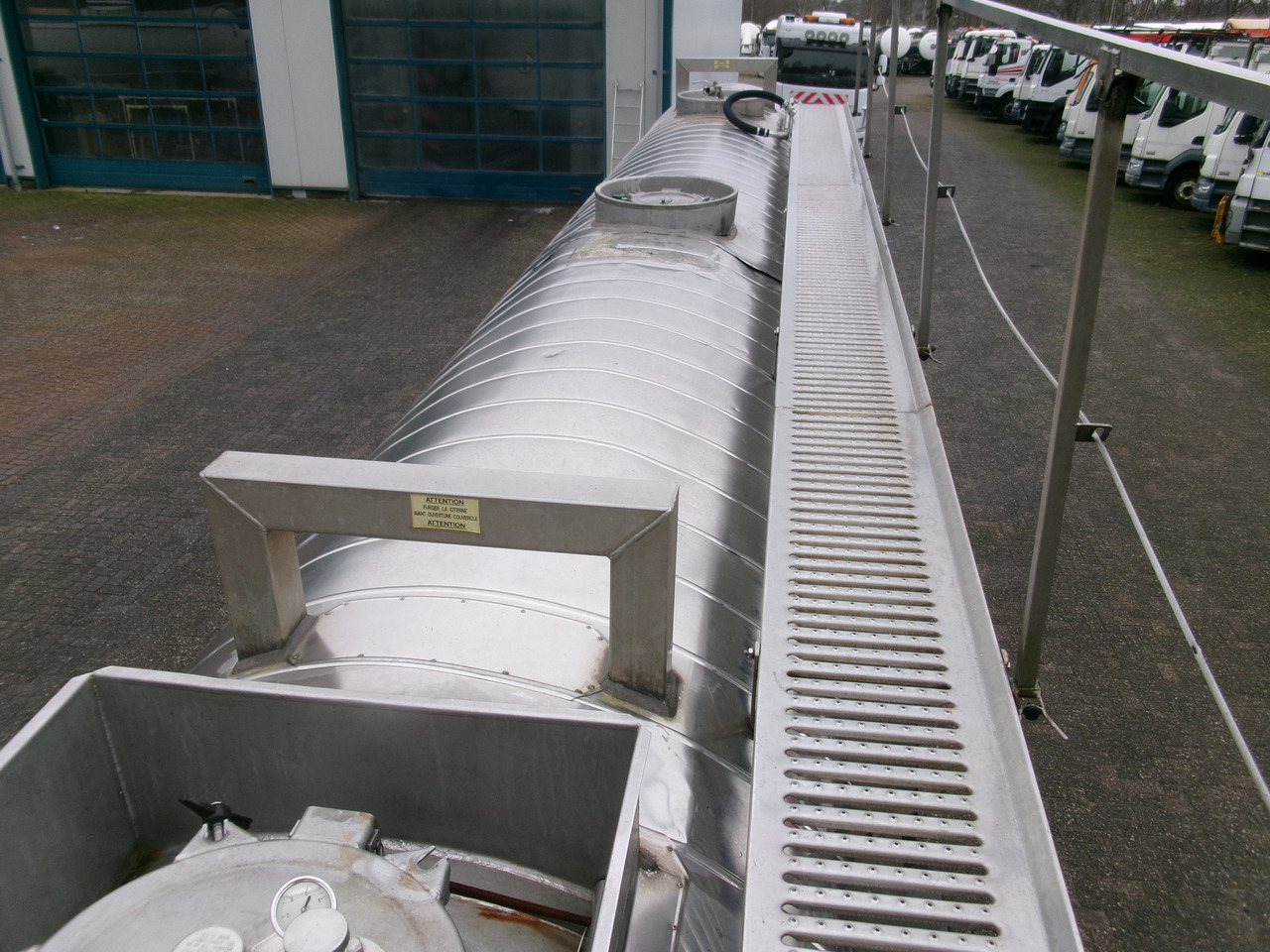 Gjysmë rimorkio me bot për transportimin e kimikateve Maisonneuve Chemical tank inox 22.3 m3 / 1 comp: foto 8