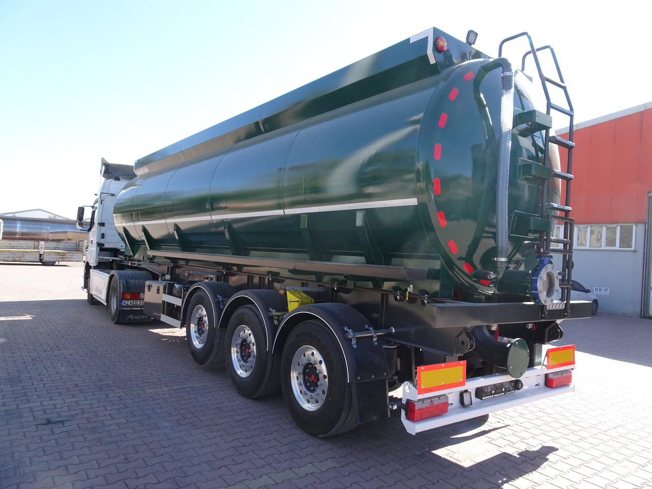 Gjysmë rimorkio me bot për transportimin e kimikateve i ri NURSAN Slurry Tanker: foto 2