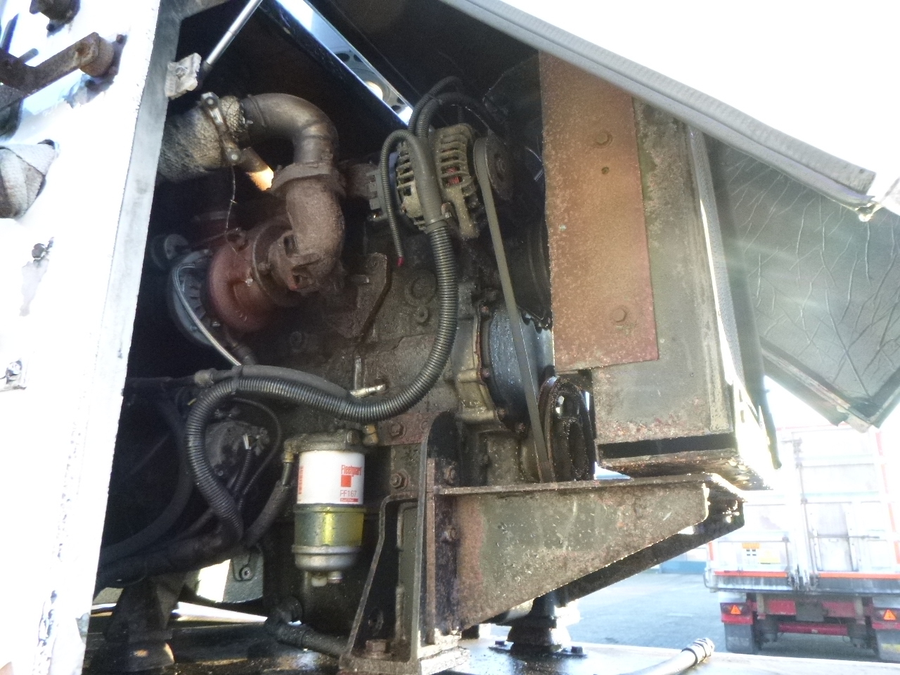 Lizingu i Spitzer Powder tank alu 37 m3 + engine/compressor Spitzer Powder tank alu 37 m3 + engine/compressor: foto 17