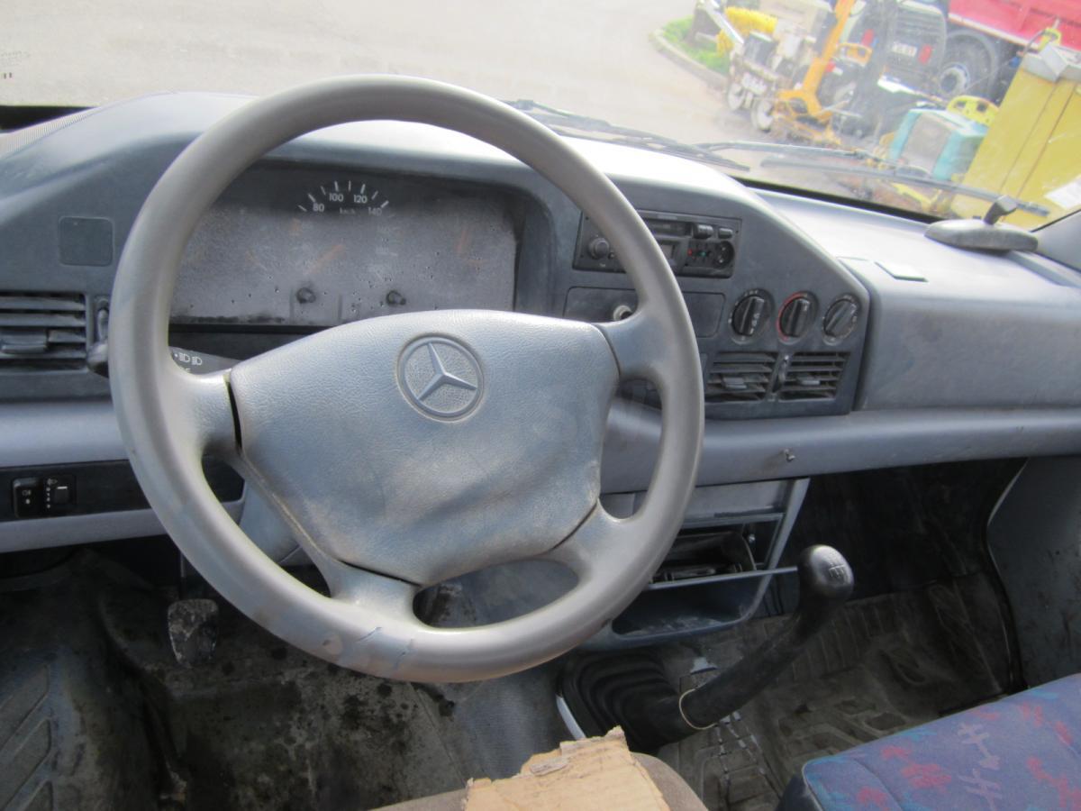 Kamioncine vetëshkarkuese Mercedes 408D: foto 10