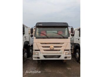 Kamion me karroceri të hapur HOWO 375 HP 8x4 Drive Flatbed Cargo Truck With Fence: foto 1