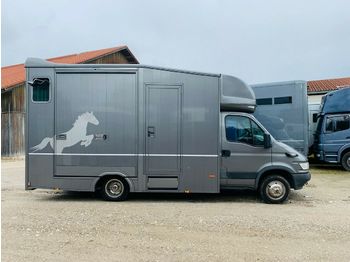 Kamion bagëtish Iveco Pferdetransporter: foto 1