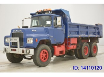 MACK DM609 - 6x4 - Kamion vetëshkarkues