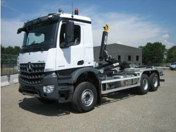 Kamion vetëngarkues Mercedes-Benz 3342 6X6 HYVA Abroller: foto 1
