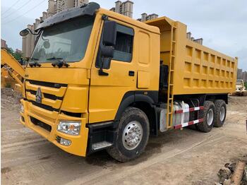 Kamion vetëshkarkues për transportimin e makinerive të rënda SINOTRUK Howo Dump truck 371: foto 1