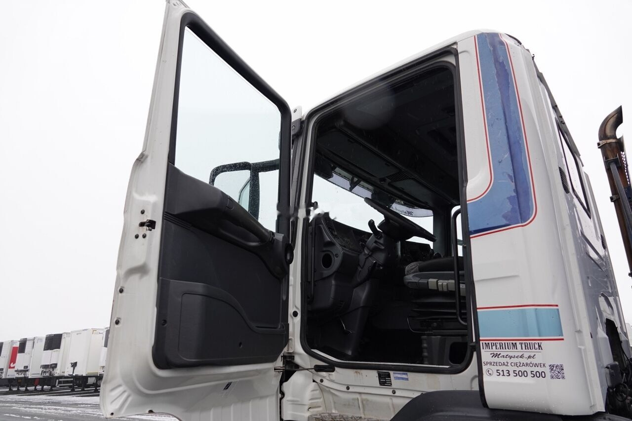 Kamion vetëshkarkues Scania 124C 420 2 way tipper 6x4: foto 11