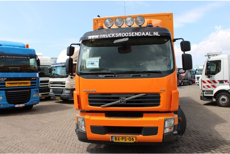 Kamion vagonetë Volvo FE 300 + 6x2 + manual + lift+LOW KLM: foto 3