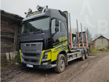 Kamion për transport druri, Kamion me vinç Volvo FH16 750 6X4: foto 1