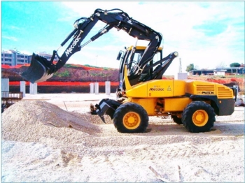 Mecalac 14 MBX 4x4 - Ekskavator me goma