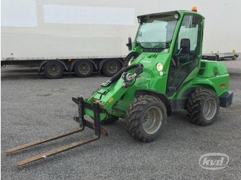  Avant 750 Compact Loader with cab and the telescopic boom - Fadrom me goma