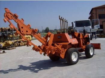 DITCH-WITCH R 30 4 wheel drive - Hapës kanalesh