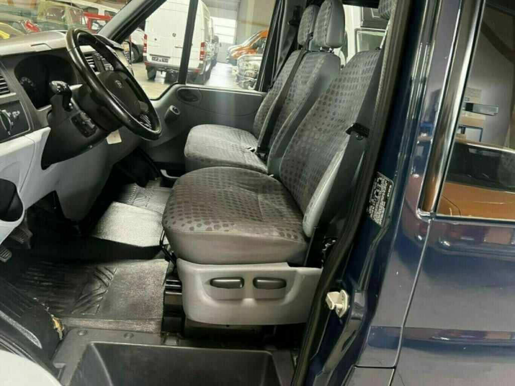 Veturë Ford Transit 140T330 2.4TdcI 4x4 AWD Allrad 9-Sitzer: foto 8