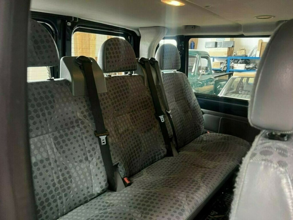 Veturë Ford Transit 140T330 2.4TdcI 4x4 AWD Allrad 9-Sitzer: foto 16