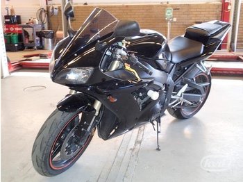 Yamaha YZF-R1 (151hk)  - Motoçikleta