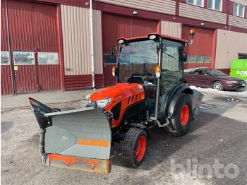  Kubota LX-401 med vikplog och sandspridare - Traktor komunal