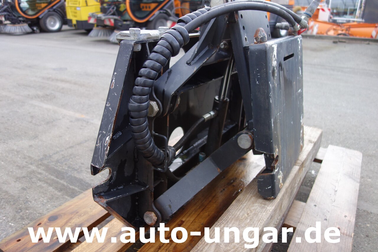 Traktor komunal Unimog Multicar Frontanbau Adapterplatte Frontkraftheber Unimog-Multicar: foto 11