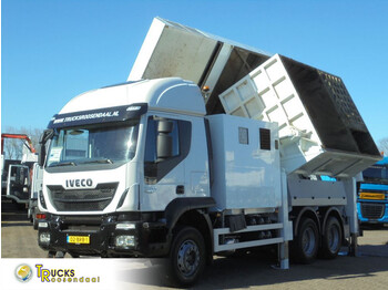 Kamion me vakuum IVECO Trakker