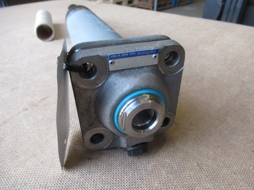 Cilindri hidraulik për Makineri ndërtimi i ri Case New Holland DEKC 65/40x170 -: foto 3
