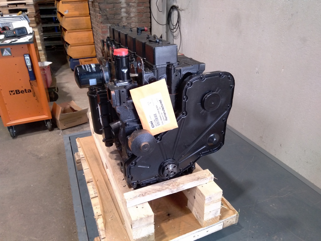 Motori dhe pjesë këmbimi për Makineri ndërtimi Cnh AR174398 -: foto 2