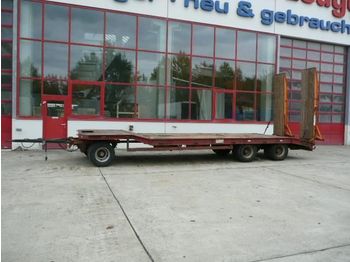 Rimorkio me plan ngarkimi të ulët për transportimin e makinerive të rënda Möslein 3 Achs Tieflader  Anhänger: foto 1