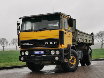 Kamion vetëshkarkues DAF