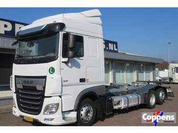 Transportjer kontejnerësh/ Kamion me karroceri të çmontueshme DAF XF 450