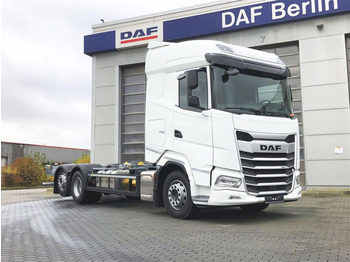 Transportjer kontejnerësh/ Kamion me karroceri të çmontueshme DAF XG