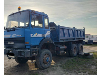 Kamion vetëshkarkues IVECO