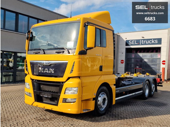 Transportjer kontejnerësh/ Kamion me karroceri të çmontueshme MAN TGX 26.400
